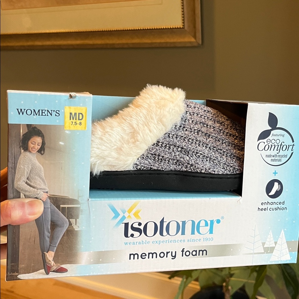 Memory Foam Comfy Cushy Isotoner Womens Navy Machine Washable Slippers Medium